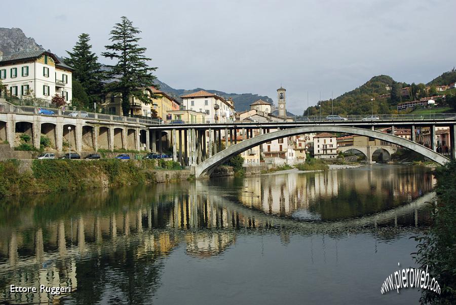 63 - il fiume dalla via Arlecchino.JPG